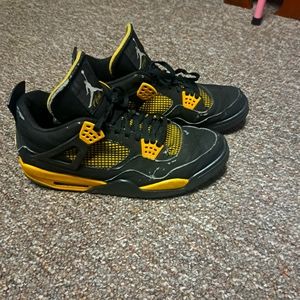Jordan 4 Retro thunder